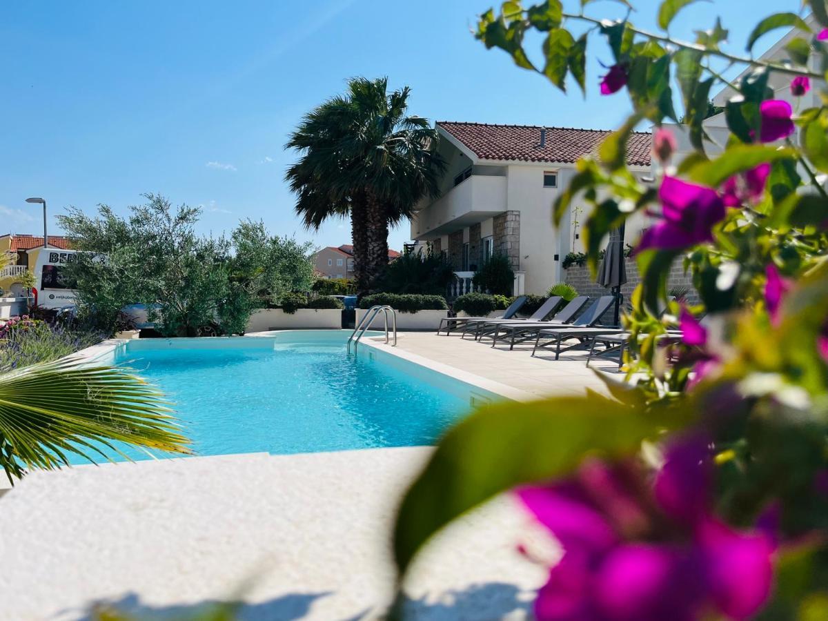 Apartments And Rooms Matesa Vodice Exterior foto