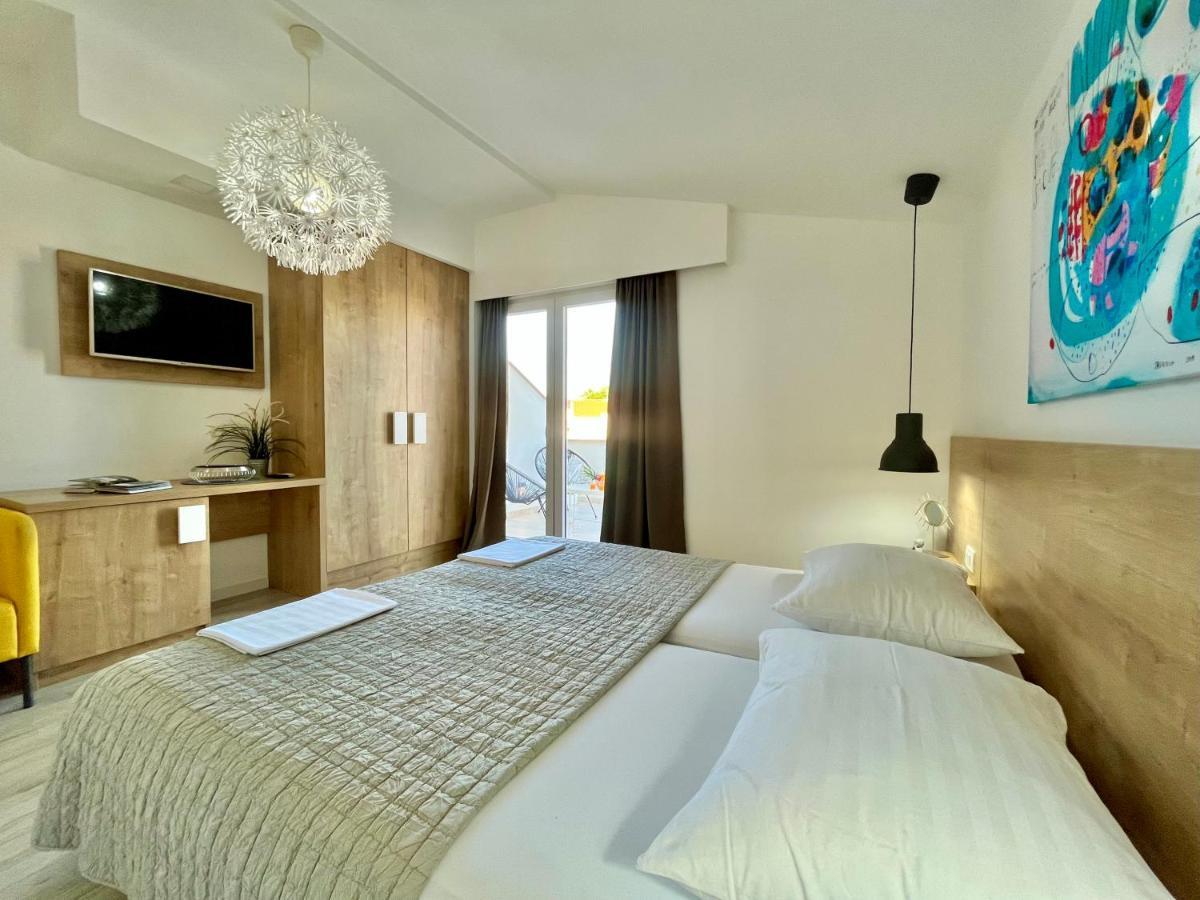 Apartments And Rooms Matesa Vodice Exterior foto