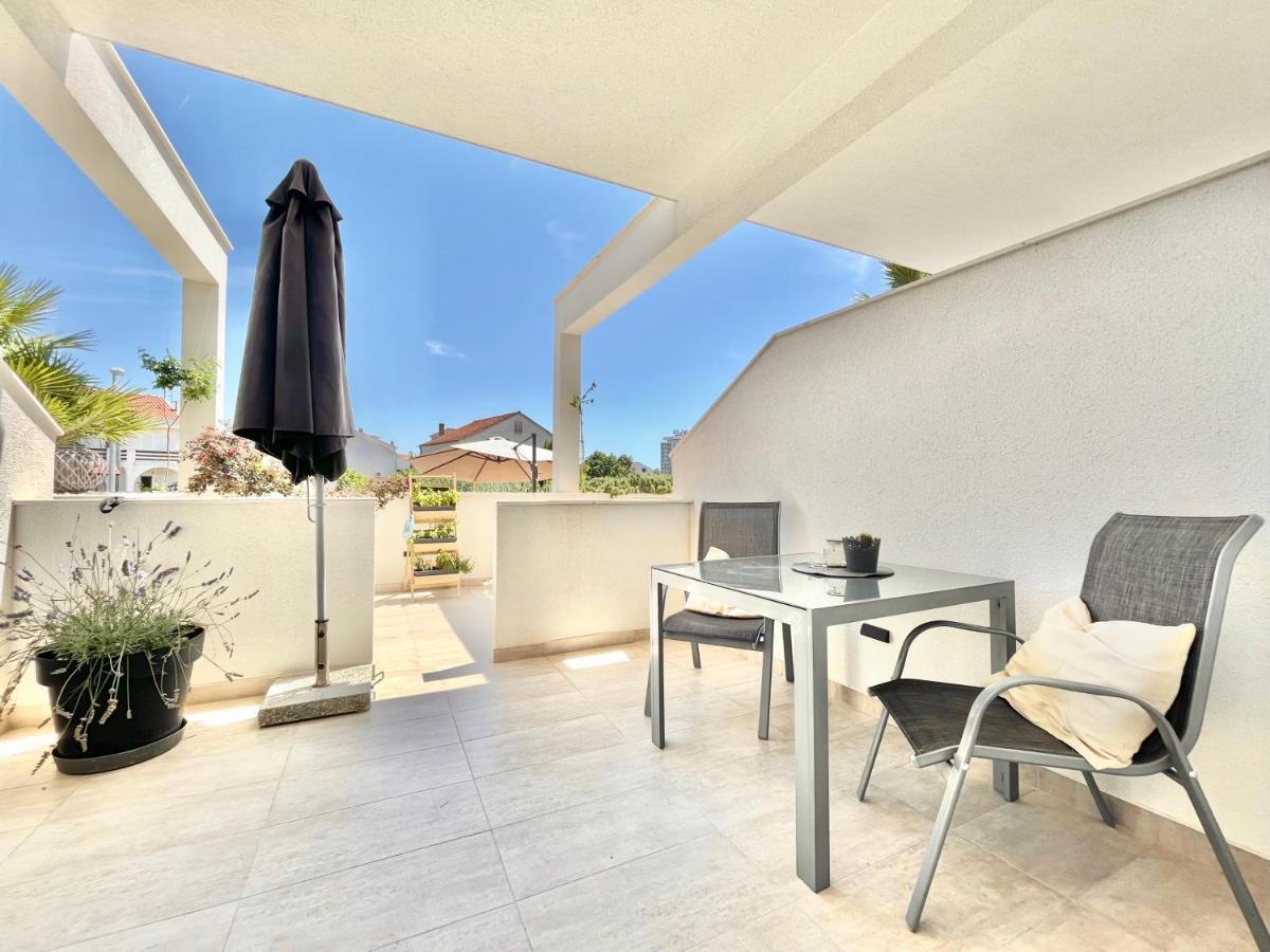Apartments And Rooms Matesa Vodice Exterior foto